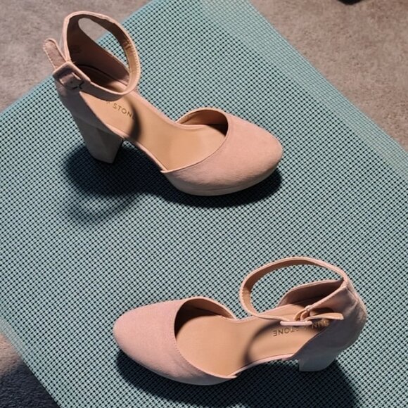 Womens Pink 1" Padded Adjustable Ankle Strap Estrella Round Toe 10 M-Sold - Picture 9 of 11